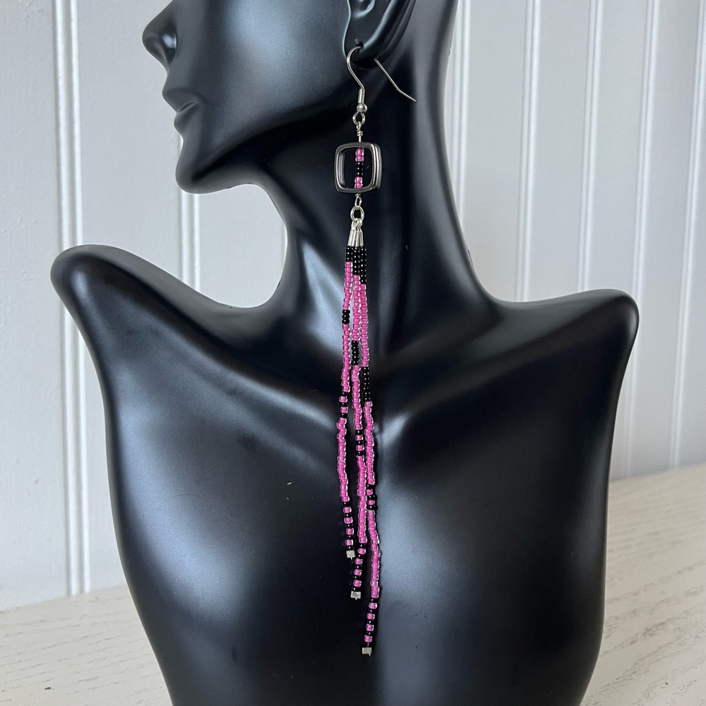 Pink & black beaded dangle earrings